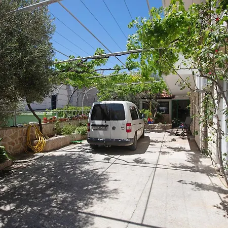 812b Apartment Tisno