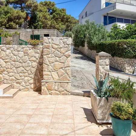 812b Apartment Tisno