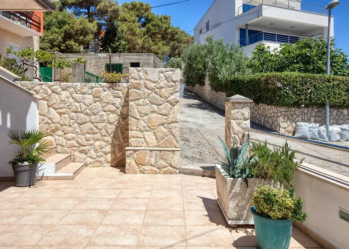 812b Apartment Tisno